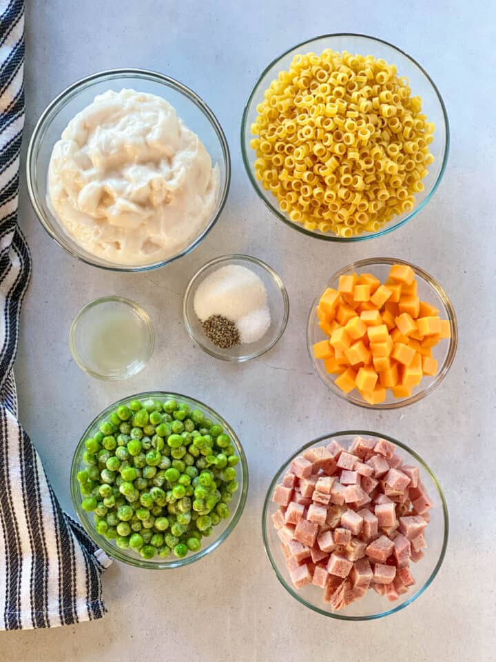 Ham pasta salad ingredients.