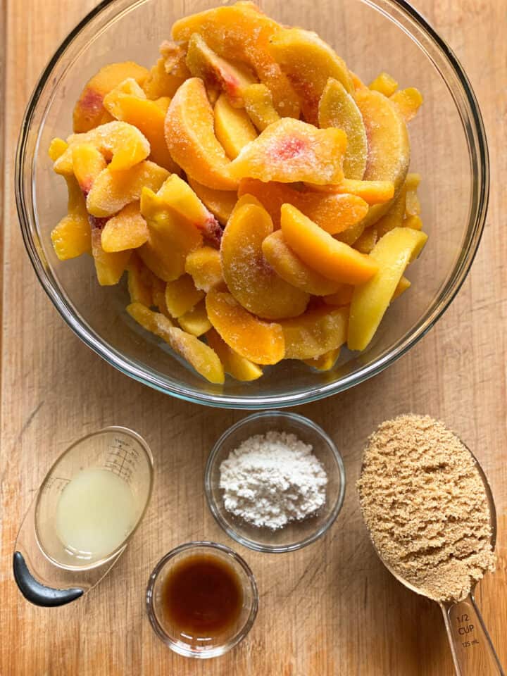 Peach cobbler filling ingredients.