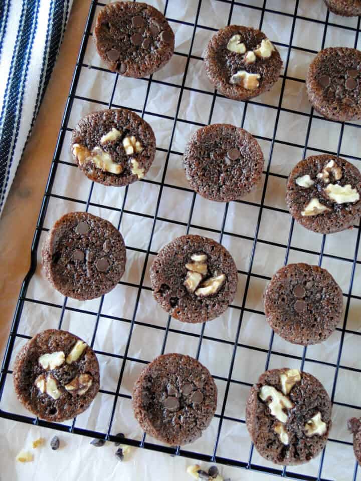 Brownie bites on wire cooling rack.