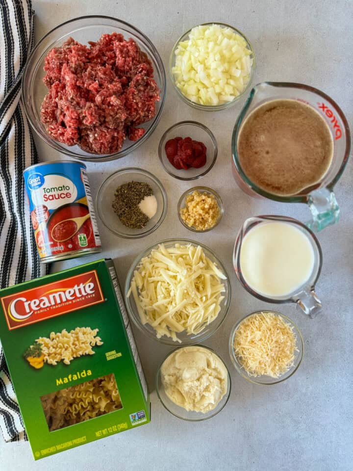 Easy lasagna skillet recipe ingredients.