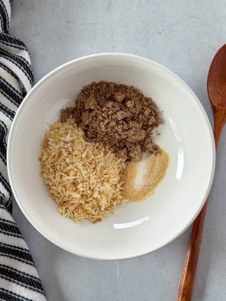 All ingredients add to bowl.