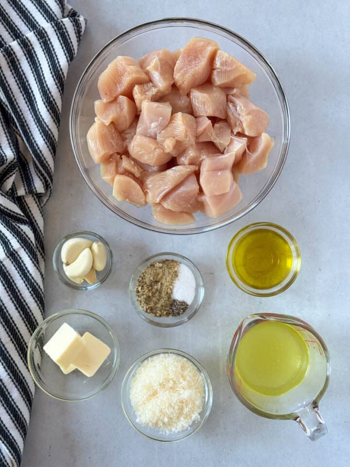 Garlic butter chicken bites recipe ingredients.